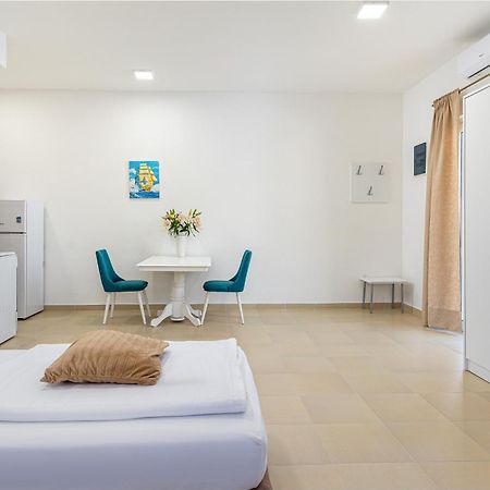 Apartments Lustica Radovici Rom bilde