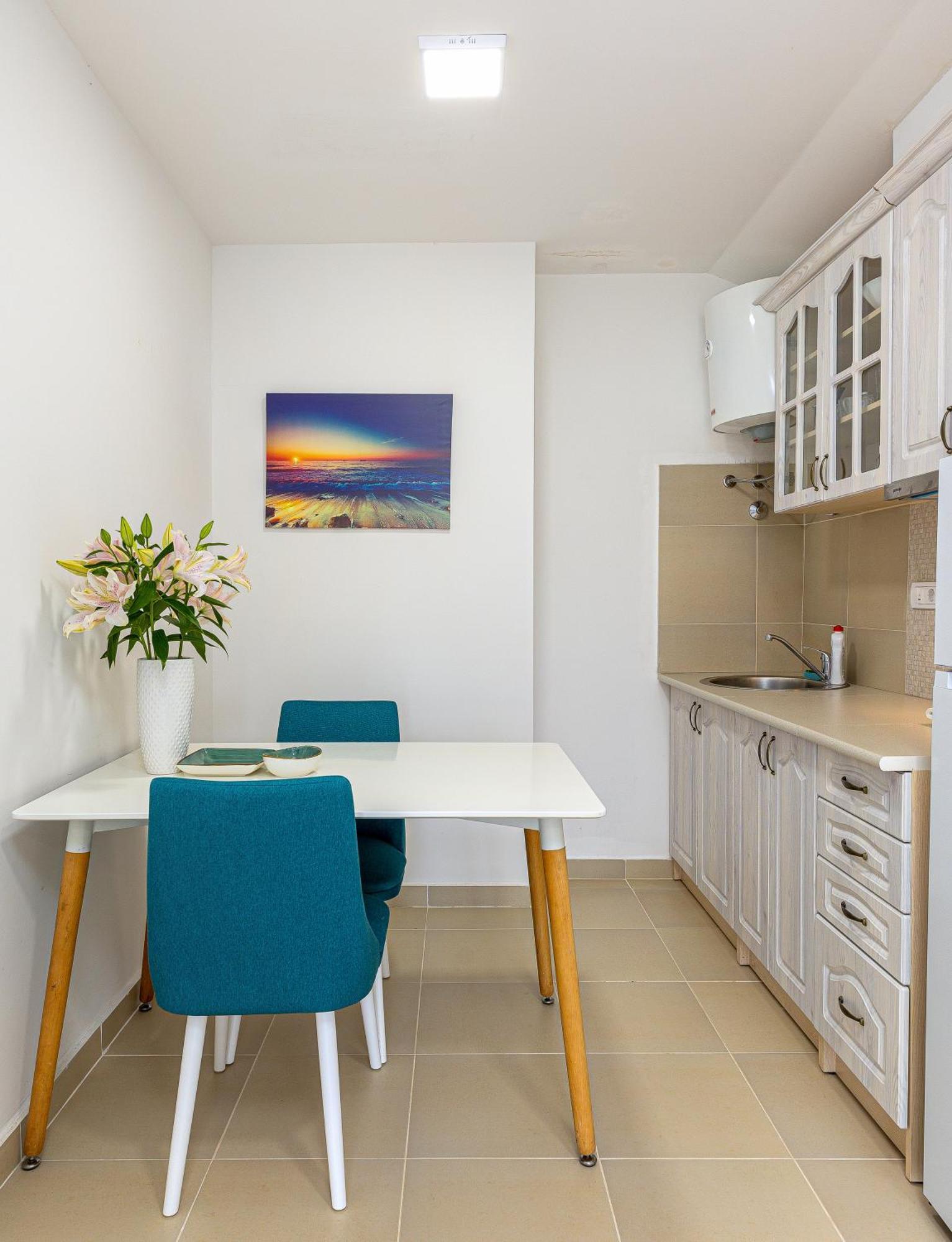 Apartments Lustica Radovici Rom bilde